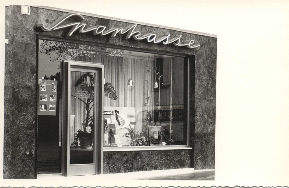 Sparkassenfiliale um 1970 - Foto Sparkasse Niederösterreich Miite West 