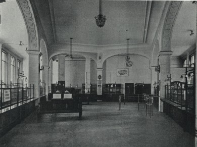 Kassensaal der Kommunalsparkasse Hernals - Mag. Palecny Hauptverband geschichtewiki.wien.gv.at/Kommunalsparkassen
